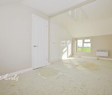 2 bedroom end of terrace house to rent - Photo 3