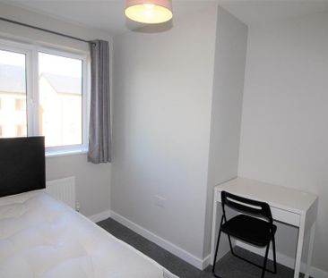 6 bedroom private hall to rent - Photo 3