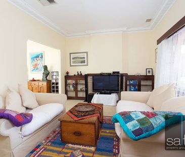 33 Raymond Street, Mount Pleasant - Photo 2