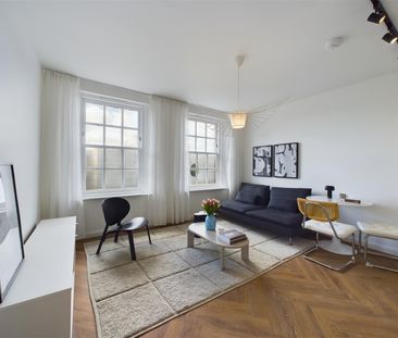 High street, crawley - Photo 1