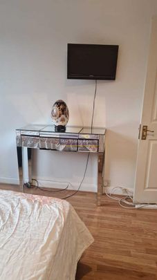 House share to rent - Photo 1
