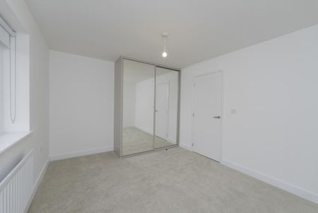 2 bedroom semi-detached house to rent - Photo 3