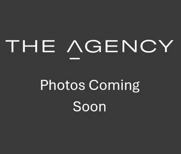 Modern Two-Bedroom Apartment in an Unbeatable Location - Photo 2