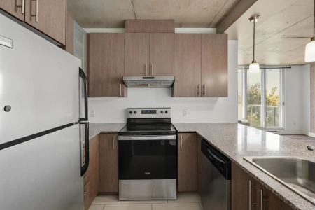 250-260-270 Maisonneuve — 260-205 - Photo 2