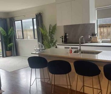 Lovely family home - Photo 3