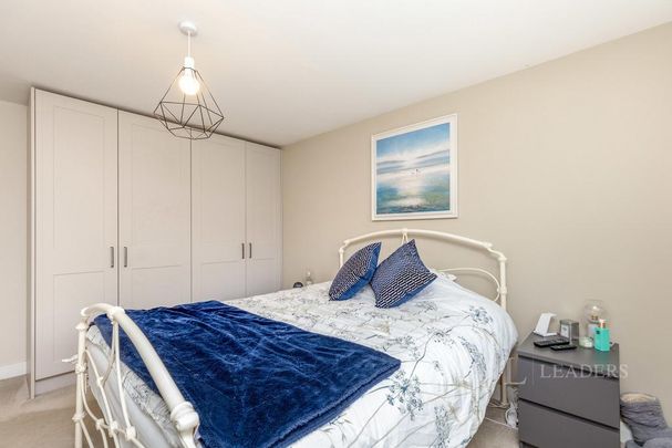 3 bedroom semi-detached house to rent - Photo 1
