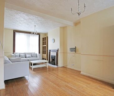 Price £1,950 pcm - Available Now - Part Furnished - Photo 1