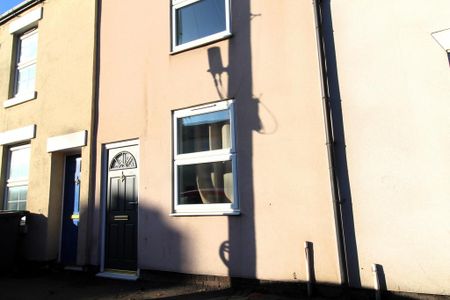 3 bedroom terraced house to rent - Photo 4