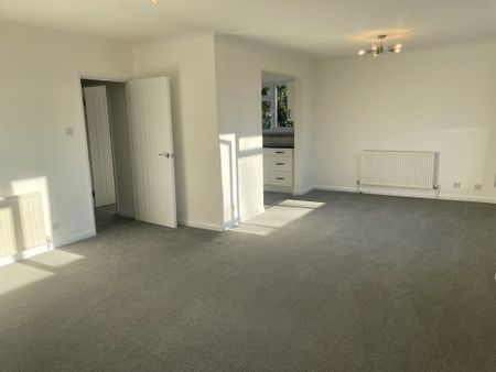 2 bedroom Spacious Two Bedroom Apartment to rent - Photo 5