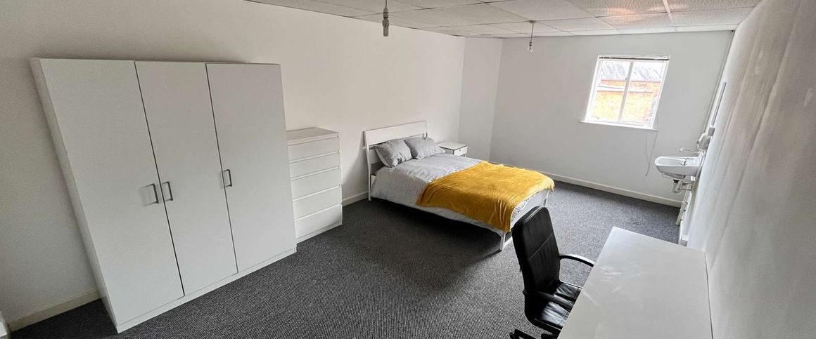 Great Location HMO Floor 1 Room 4 - Photo 1