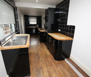 2 bedroom terraced house to rent - Photo 3