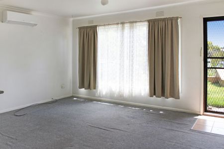 TIDY ONE BEDROOM UNIT CLOSE TO THOMPSON ROAD - Photo 4