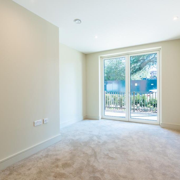 2 bedroom ground floor flat to rent - Photo 1