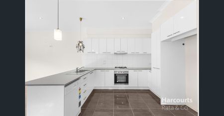 Spacious 4-Bedroom Home in South Morang - Photo 4