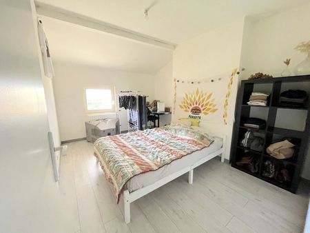 A LOUER PUGNAC MAISON DE TYPE 4 AVEC JARDIN ET GARAGE - SECTEUR PUGNAC - Photo 3