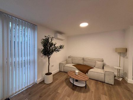 1 bedroom flat to rent - Photo 2