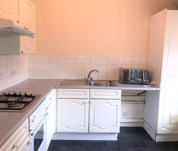 2 bedroom flat to rent - Photo 2