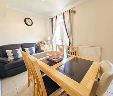 Fairview Avenue, Rainham, Essex, RM13 - Photo 4