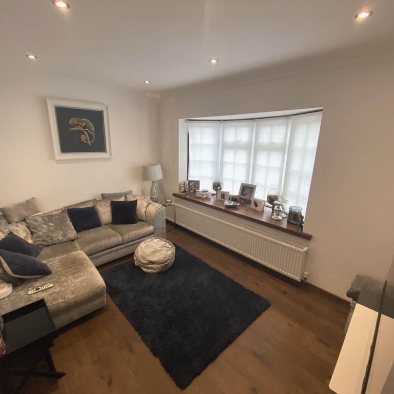 5 bedroom house to rent - Photo 1