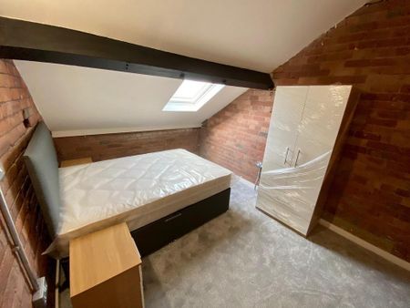 2 bedroom flat to rent - Photo 2