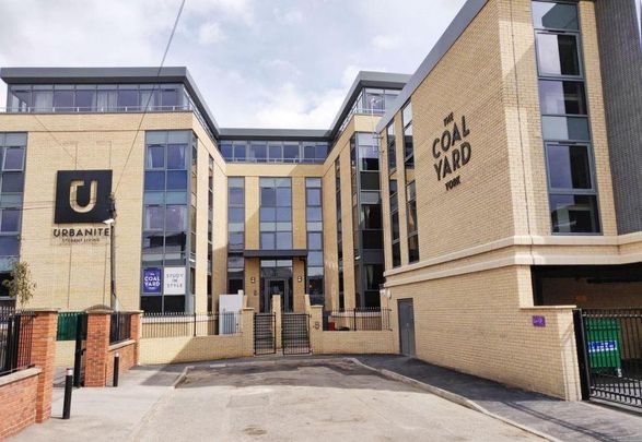 Studio to rent - Photo 1