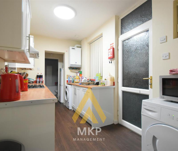 5 bedroom terraced house to rent - Photo 2