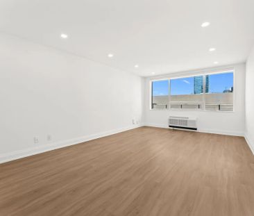 Charles West — 1 Bedroom Suite - Photo 5