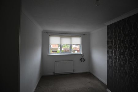 3 Bedroom Semi-Detached House for Rent - Photo 5