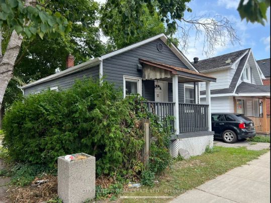 Detached Home For Lease | W9248183 - Photo 1