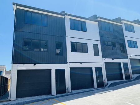 Rent this Lovely Home in Sandringham - Photo 2