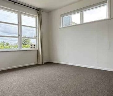 Sunny 3 Bedroom Home in Convenient Sunnyvale Location - Photo 4