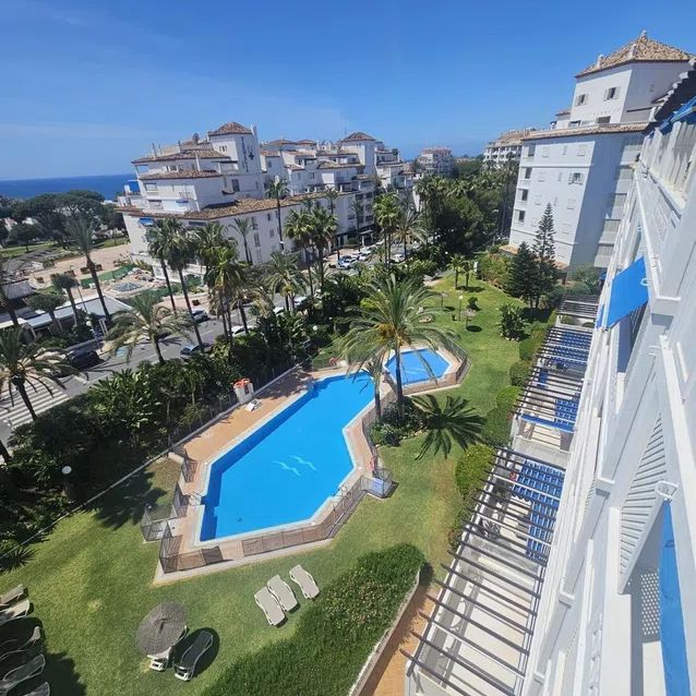 Alquiler de ático en Avenida Playas del Duque - Photo 1