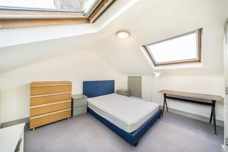 3 bedroom flat to rent - Photo 3