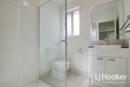 Modern Family Home in Logan Reserve! - Photo 2