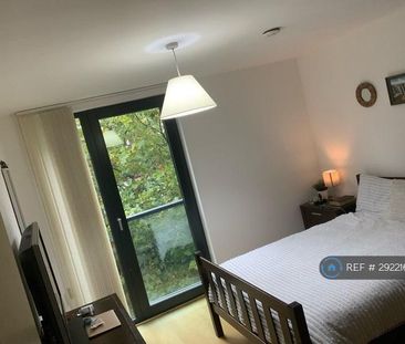 1 bedroom in a flat share to rent - Photo 4