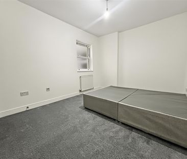 2 Bedroom Flat / Apartment to let - Photo 3