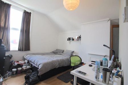 7 bedroom terraced house to rent - Photo 3