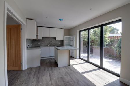 2 bedroom detached house to rent - Photo 3