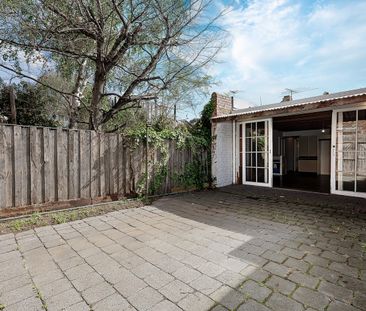 Victorian Terrace in the Heart of Carlton North - Photo 5