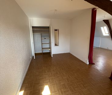 Location Appartement 2 pièces 43m² SABLE SUR SARTHE 72300 - Photo 3