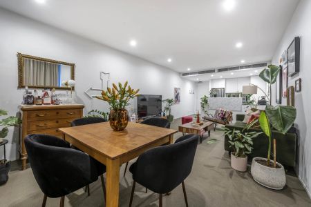 North Facing with Leafy Aspect - Photo 2