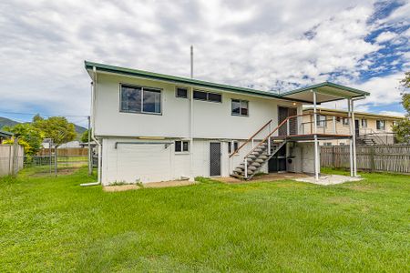 159 Upper Miles Avenue, Kelso QLD 4815 - House For Rent | Domain - Photo 2