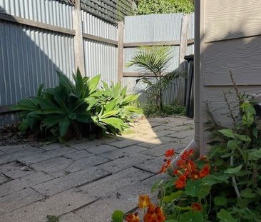 71 Courtney Street, North Melbourne VIC 3051 - House For Rent | Domain - Photo 2