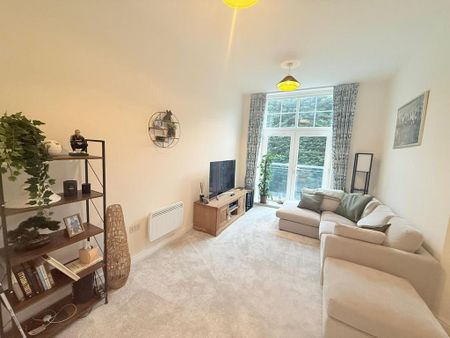 2 bedroom flat to rent - Photo 2