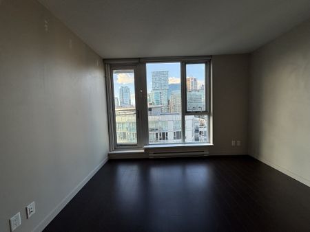 1 Bedroom - Photo 3