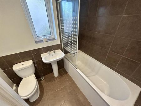 2 bedroom terraced house to rent - Photo 5