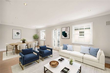 PET FRIENDLY. A delightful Mews House which has just been newly renovated - Photo 2