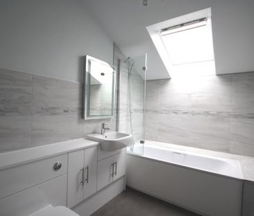 3 bedroom terraced house to rent - Photo 4