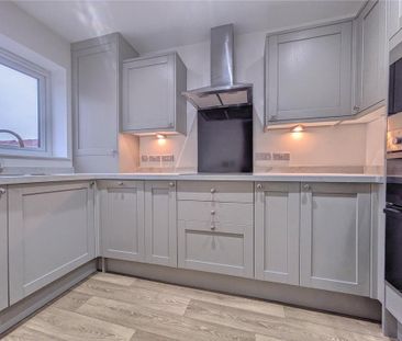 2 bedroom semi-detached house to rent - Photo 4