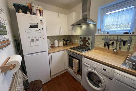 2 bedroom flat to rent - Photo 4